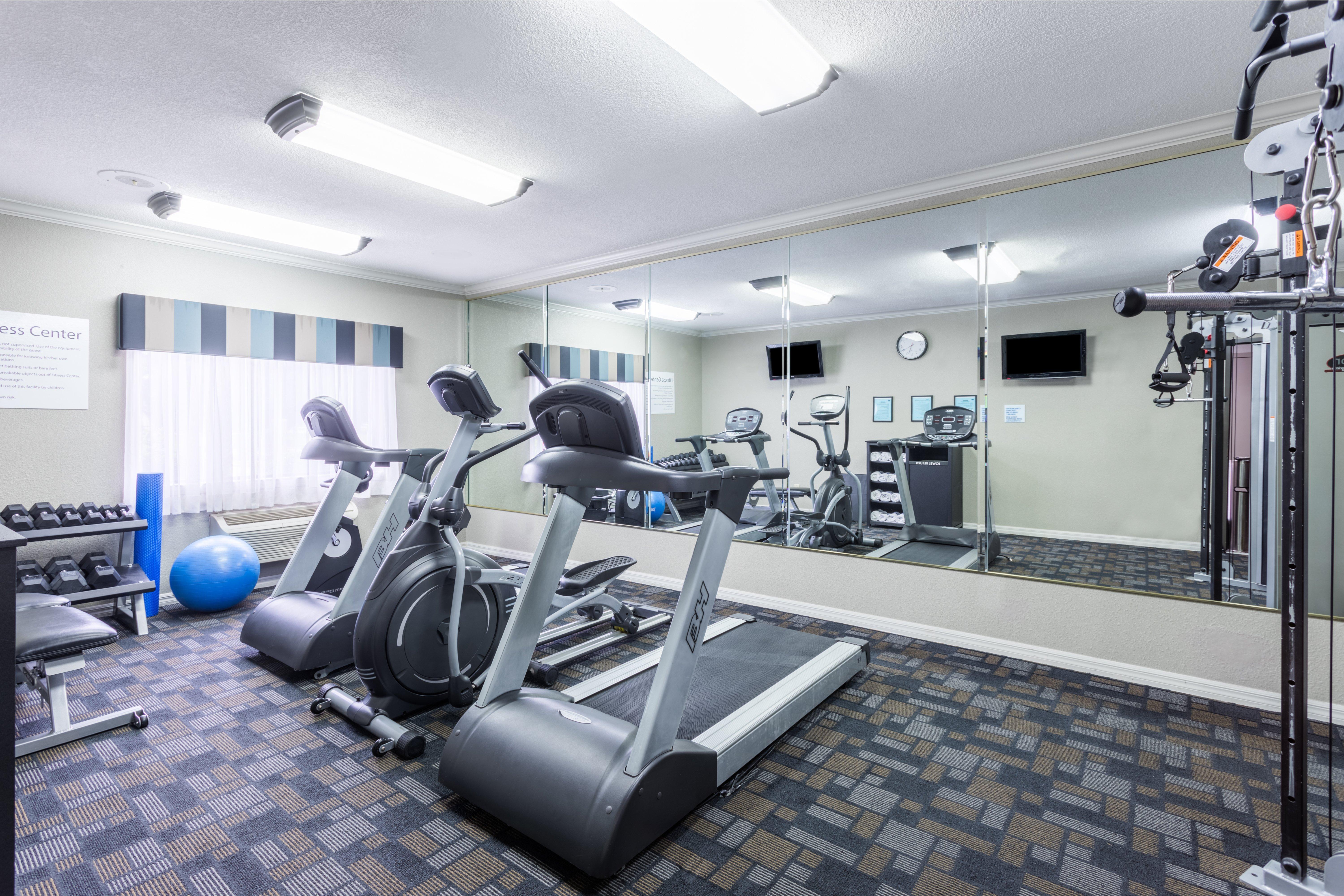 Holiday Inn Express Hotel And Suites Lake Charles By Ihg Exterior foto