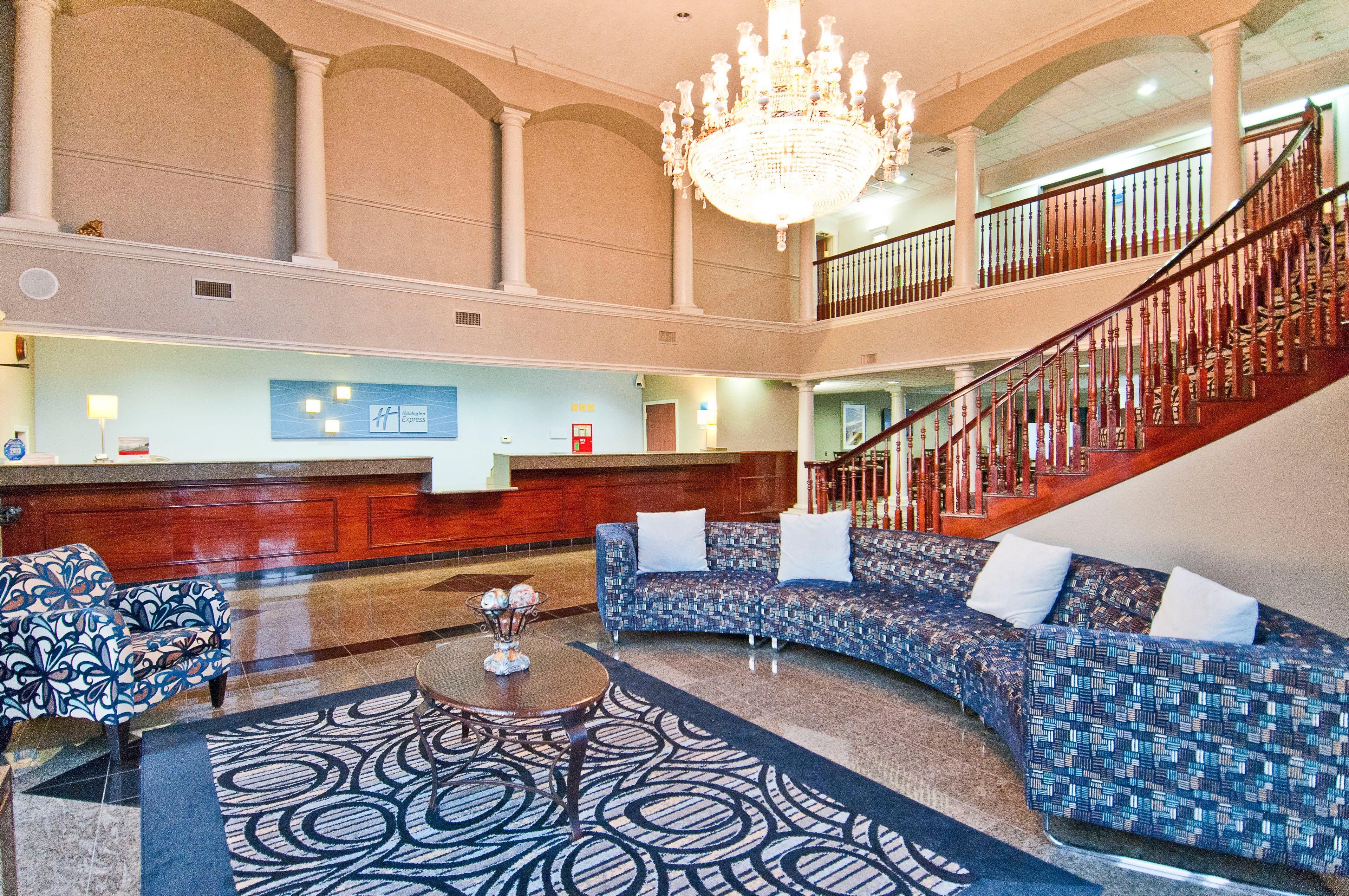 Holiday Inn Express Hotel And Suites Lake Charles By Ihg Exterior foto