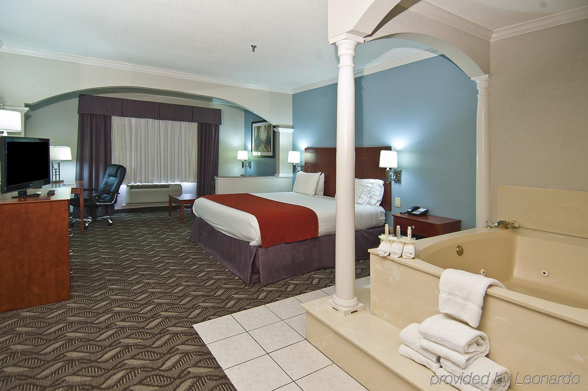 Holiday Inn Express Hotel And Suites Lake Charles By Ihg Exterior foto